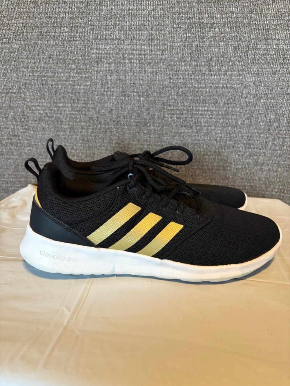 Adidas QT Racer 2.0 Shoes Womens 8.5 Black Metallic Sneakers Running Sporty
